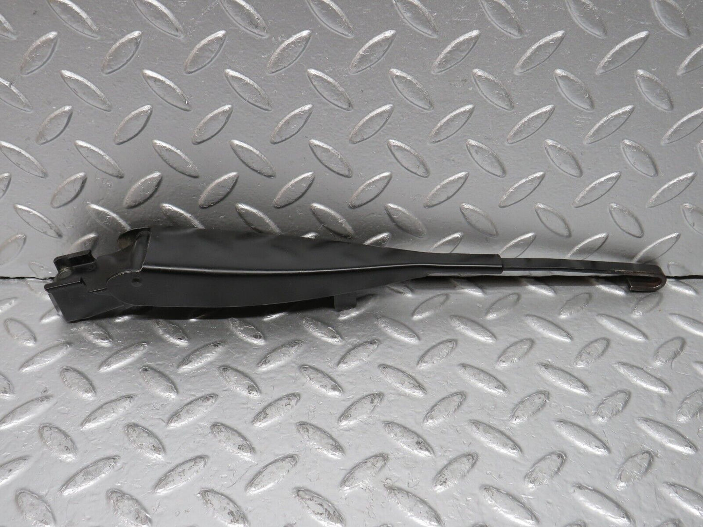 31495 Mercedes-Benz S124 220TE Wagon Wiper Arm Bosch