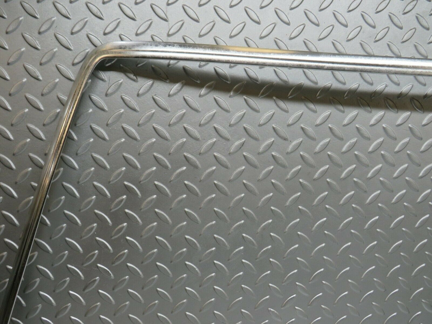 23404 Mercedes-Benz W116 350SE Front Windscreen Chrome Frame