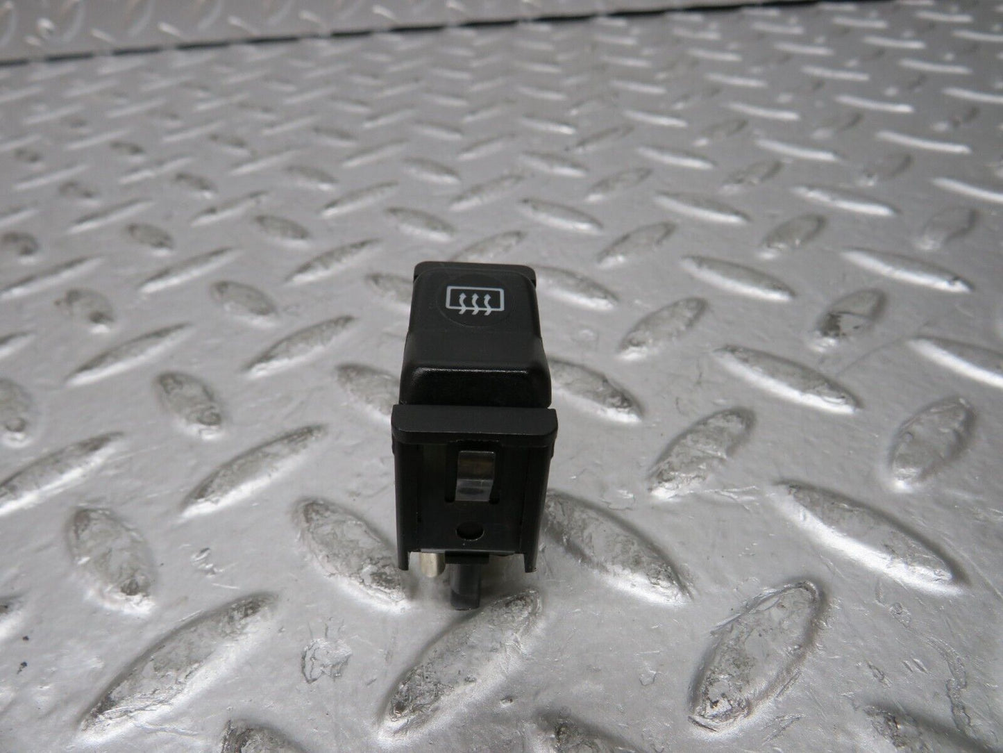 27350 Mercedes-Benz W123 280E Rear Windscreen Defroster Switch 0008206110
