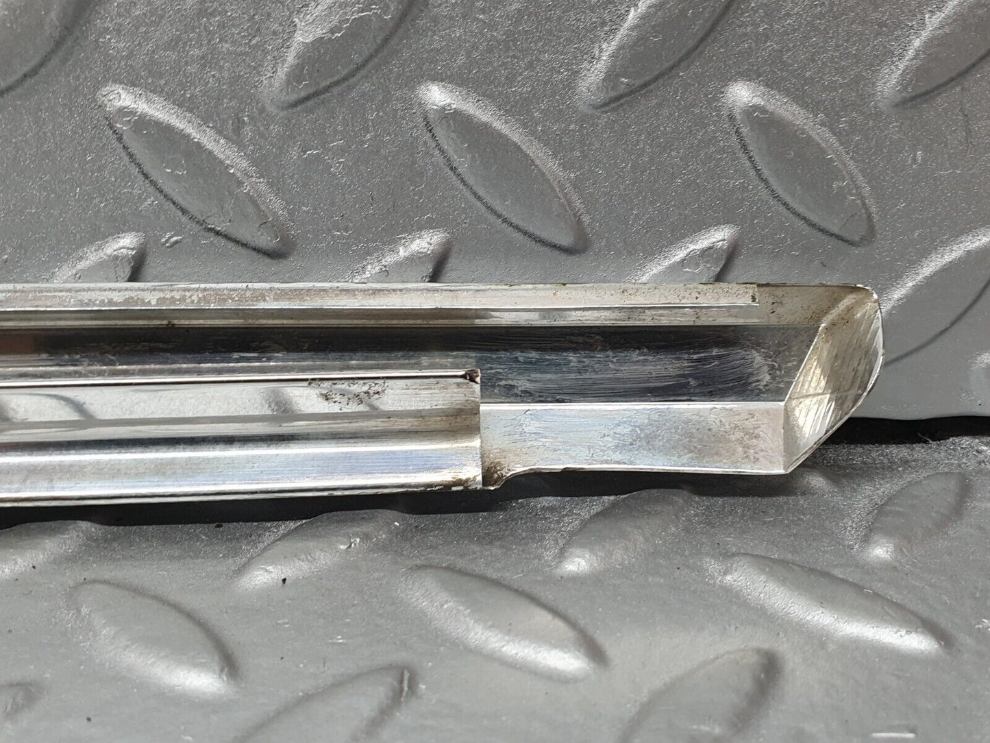 41188 Mercedes-Benz W126 300SE Rear Left Door Chrome Moulding Trim