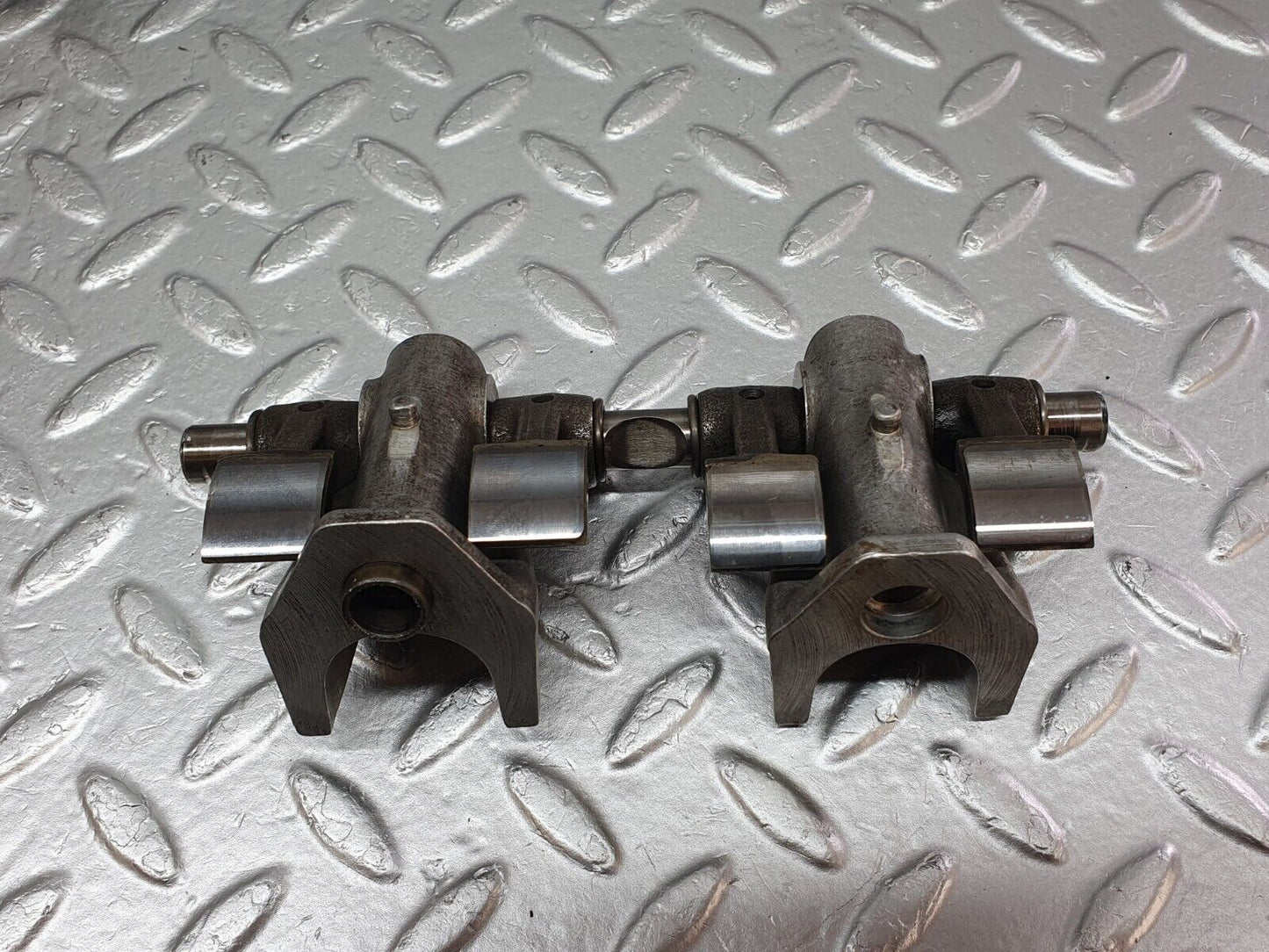 40868 Mercedes-Benz W123 240D Camshaft Rocker Arms 6160550010