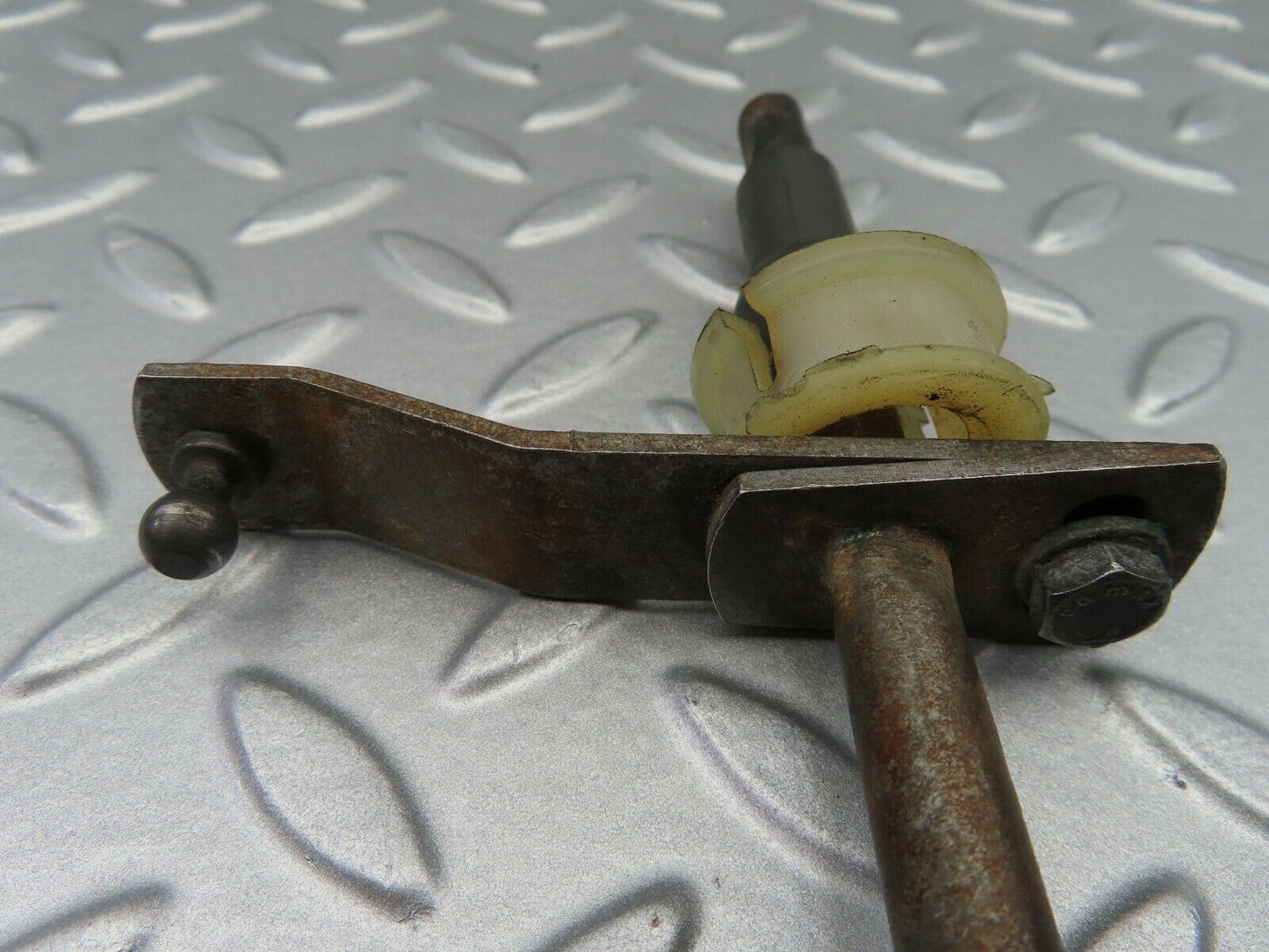 6402 Mercedes-Benz W126 380SE Accelerator Pedal Linkage