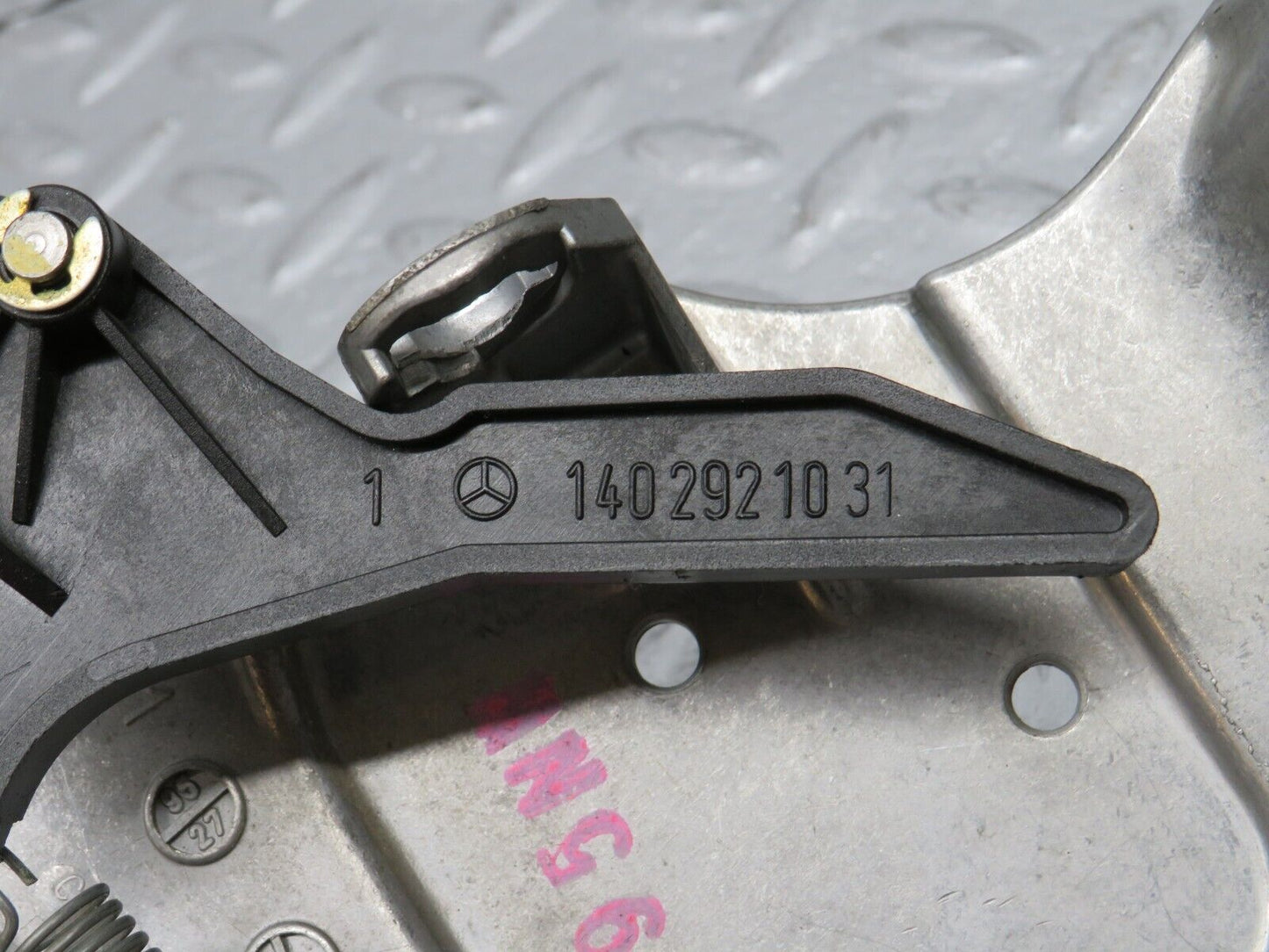 39416 Mercedes-Benz R129 320SL Coupe Brake Pedal Bracket 1242901019 1402921031