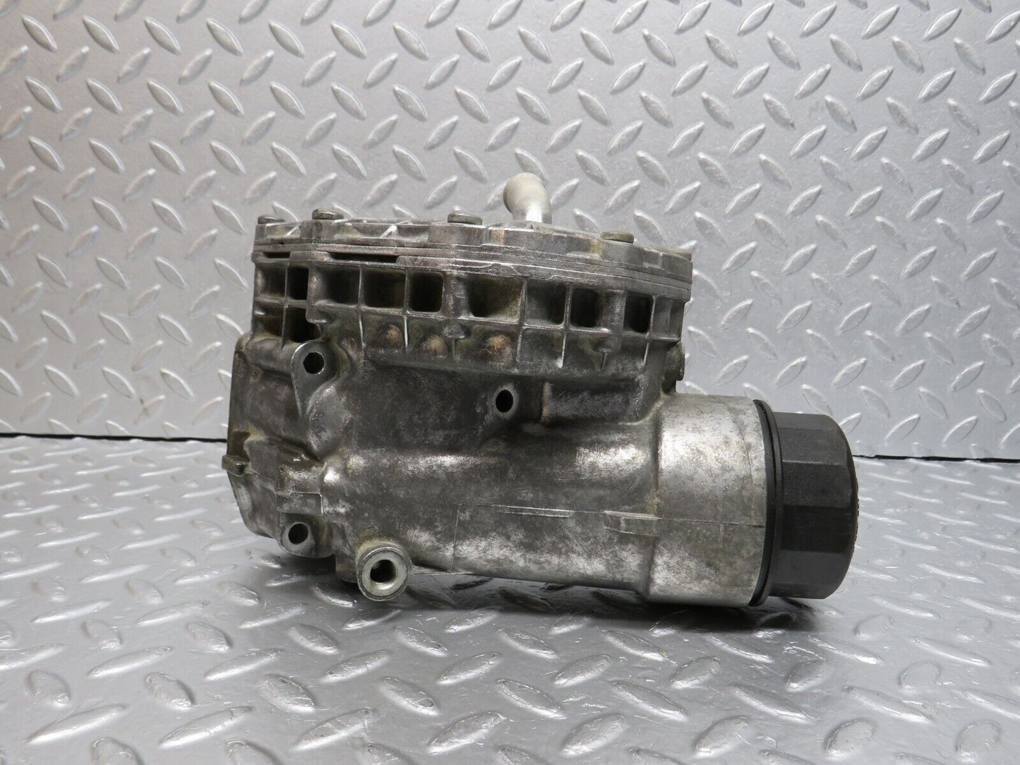 39789 Mercedes-Benz R129 320SL Coupe Oil Filter Housing 1041840095 1041845302 1041840608