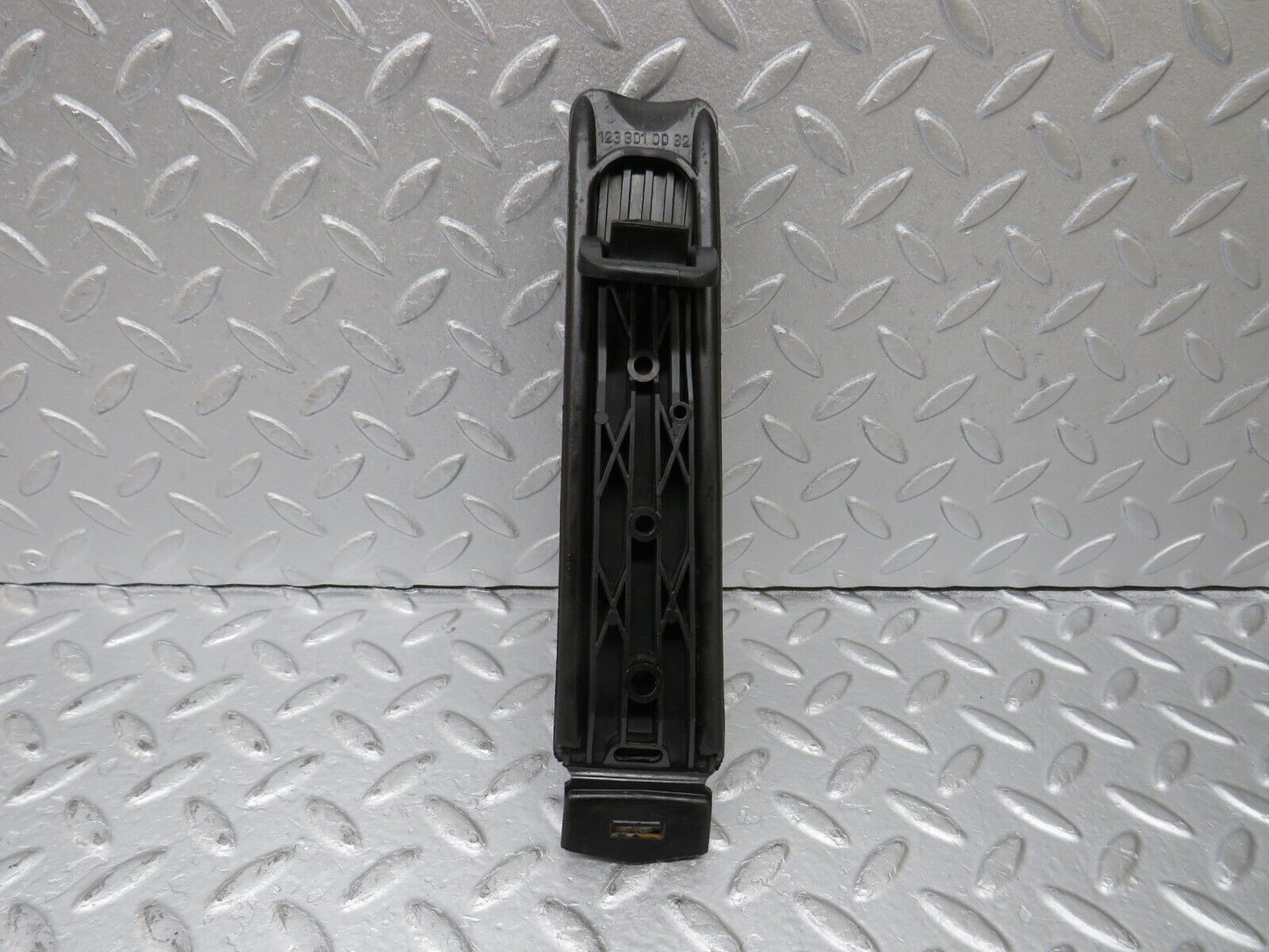 36100 Mercedes-Benz W126 420SE Accelerator Pedal With Rubber 1263000504 1233010082