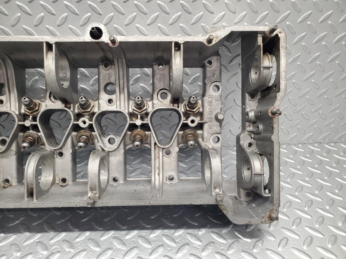 46709 Mercedes-Benz C123 280CE Coupe Camshaft Bearing Casing 1100163304