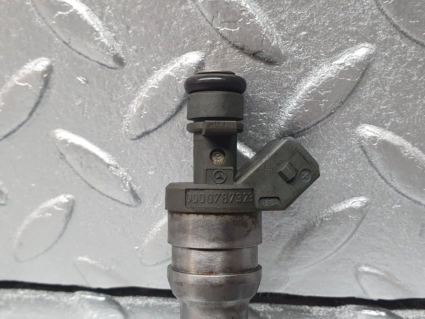 42369 Mercedes-Benz R129 320SL Coupe Fuel Injector Bosch 0000787323 0280155209