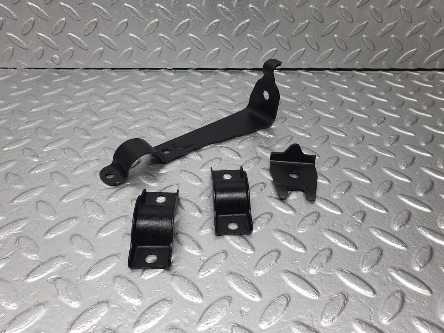 42981 Mercedes-Benz W201 190 Anti Roll Bar Holder Bracket Front Left
