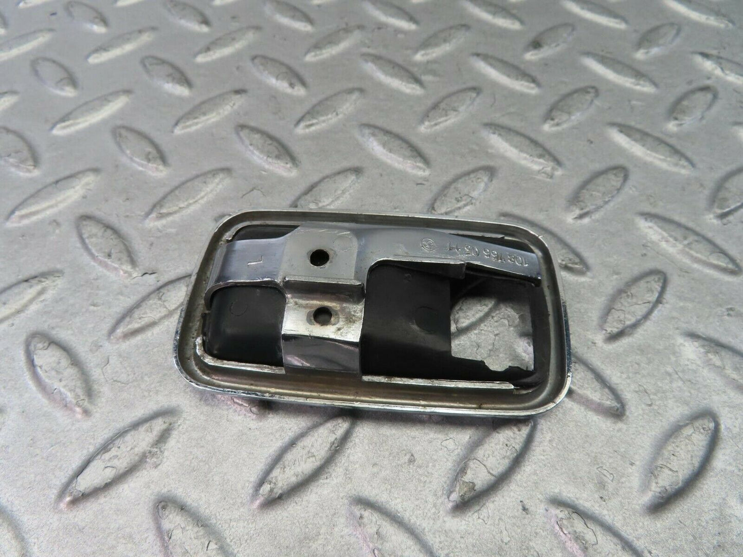 8662 Mercedes-Benz W108 Chrome Frame For Door Opener Left 1087660511