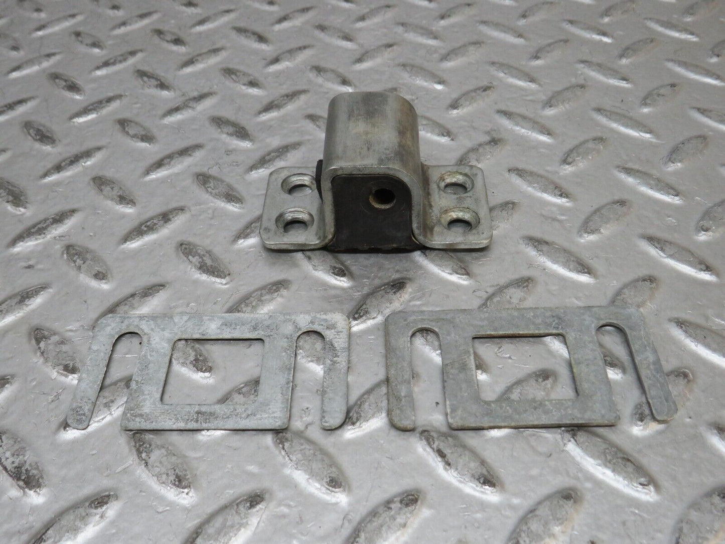 28814 Mercedes-Benz W123 230E Door Lock Latch Right Side