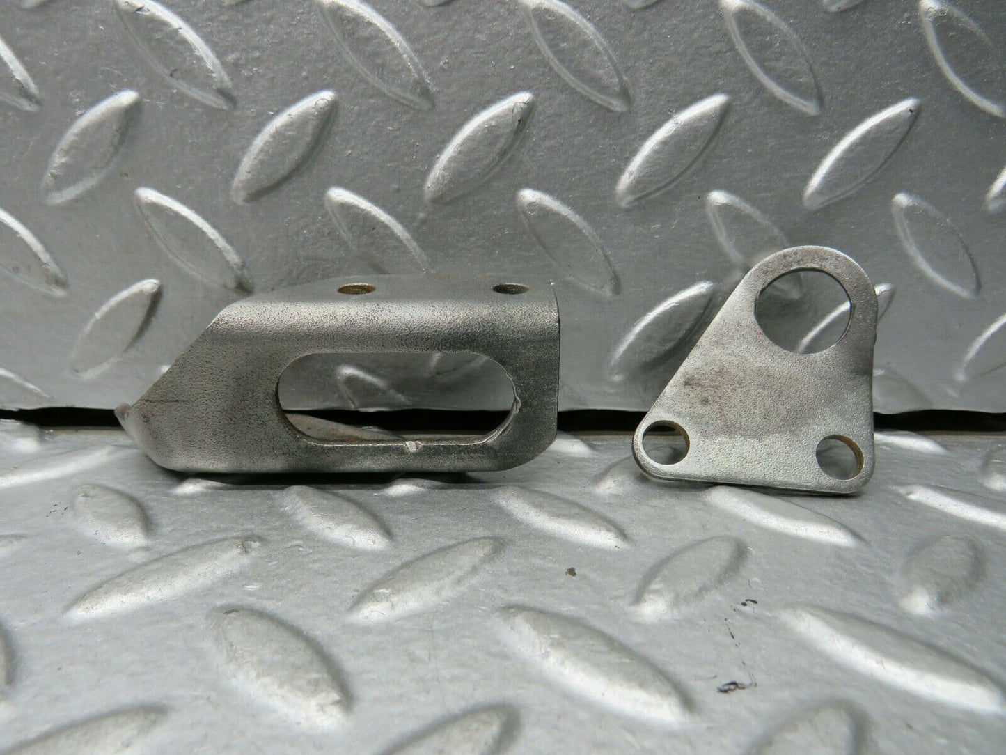 22189 Mercedes-Benz S123 280TE Wagon Engine Lifting Eyes Hooks