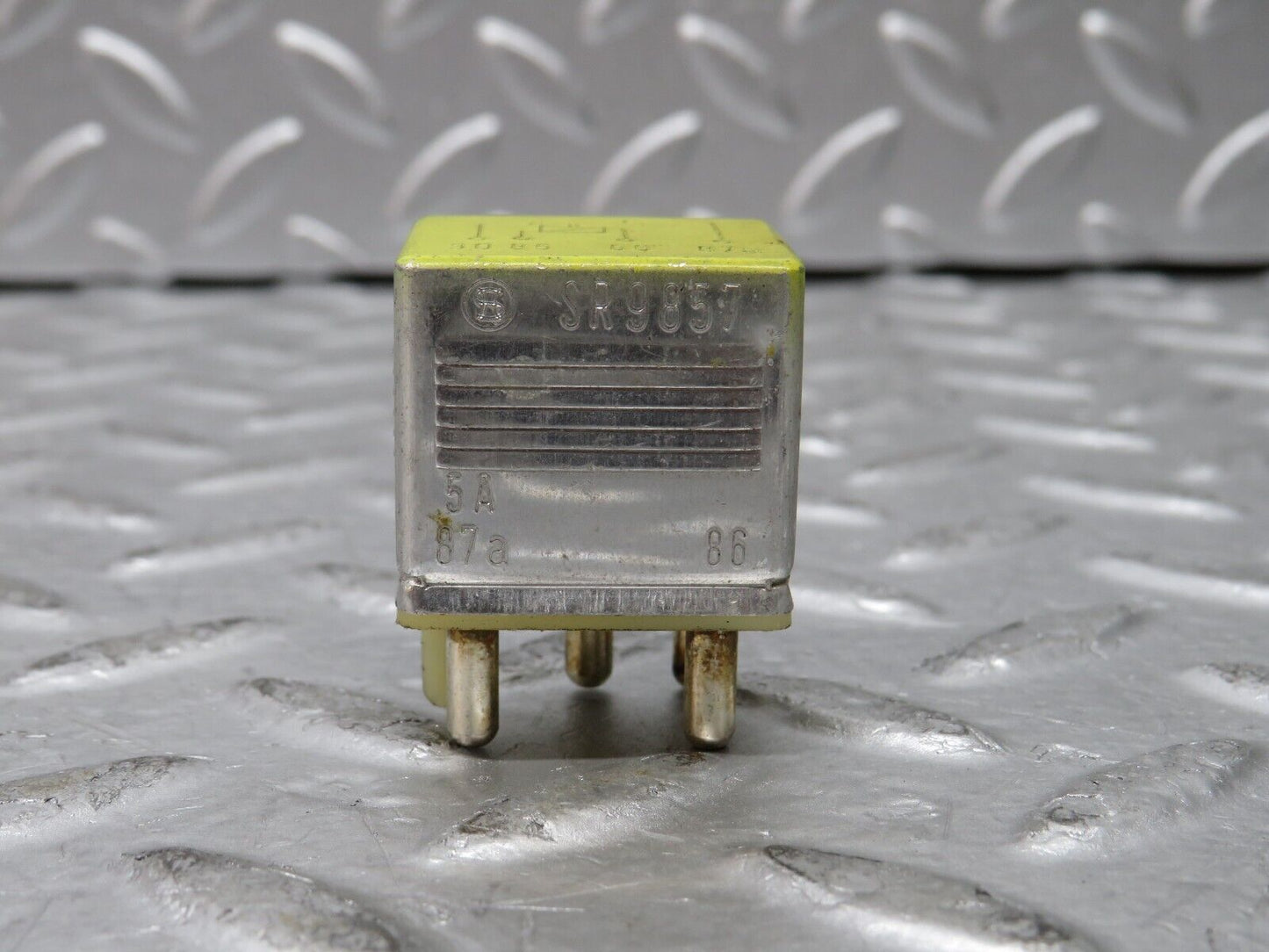 27199 Mercedes-Benz W123 280E Fuel Cut Off Relay 0015426119