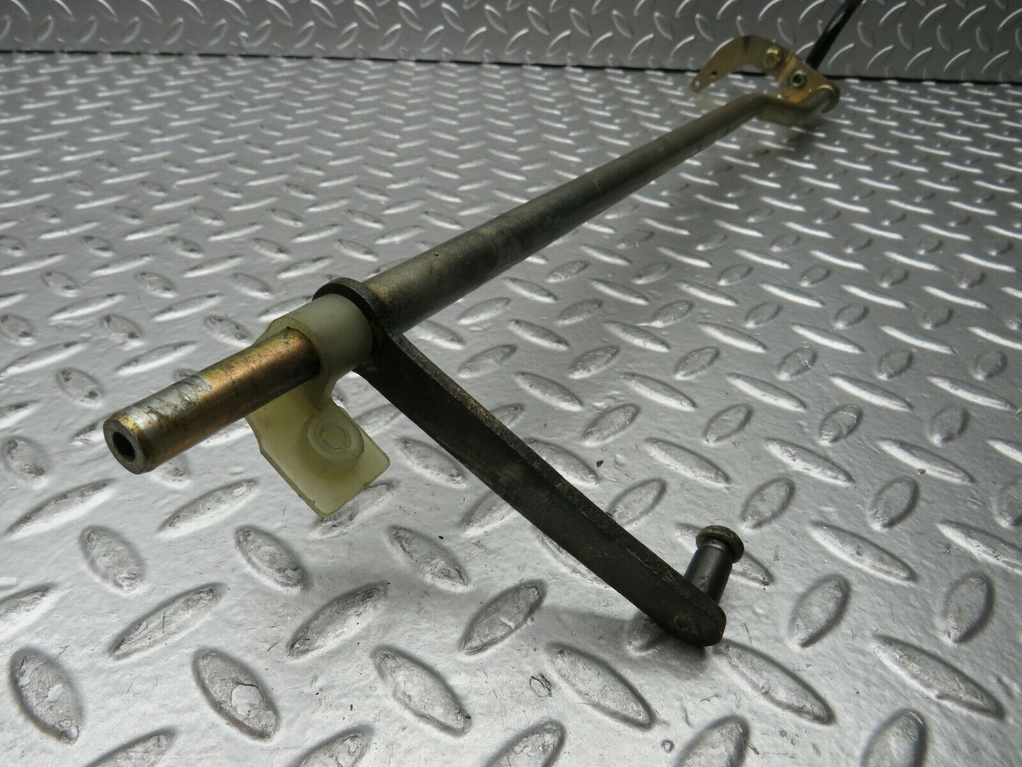 22889 Mercedes-Benz C107 450SLC Coupe Accelerator Pedal Linkage
