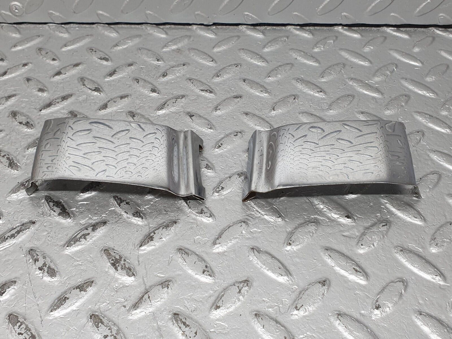 41246 Mercedes-Benz W126 300SE Rear Bumper Cover Chrome Pair