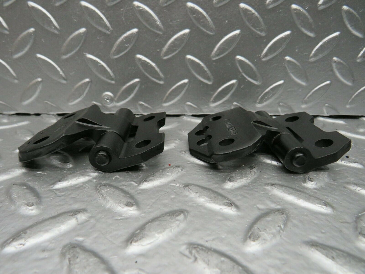 22564 Mercedes-Benz C124 E220 Coupe Door Hinge Right Pair