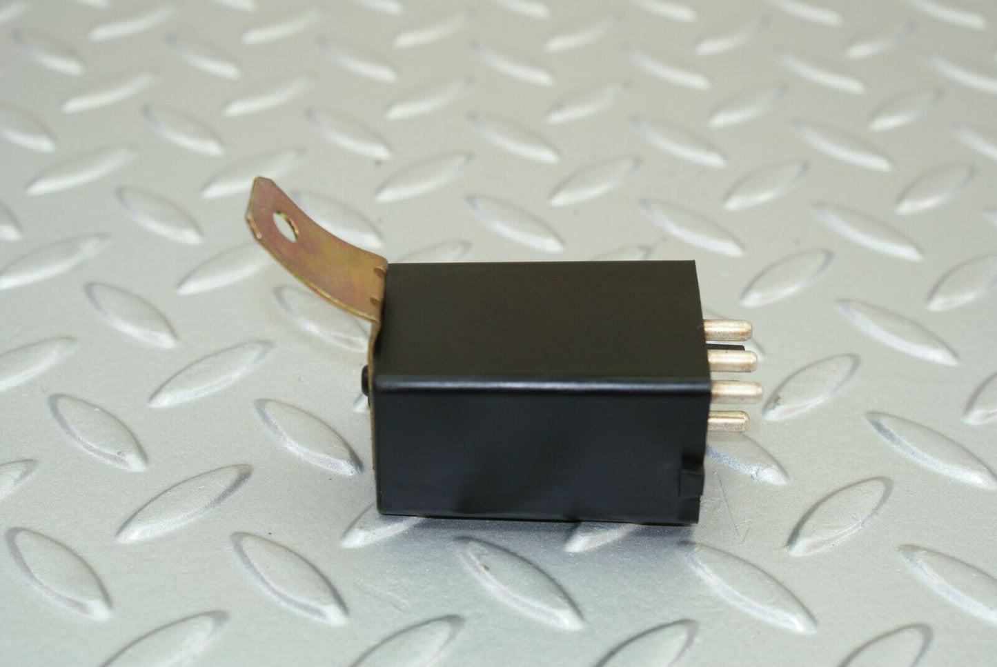 2787 Mercedes-Benz C123 280CE Coupe Rear Heated Window Relay 1078200010