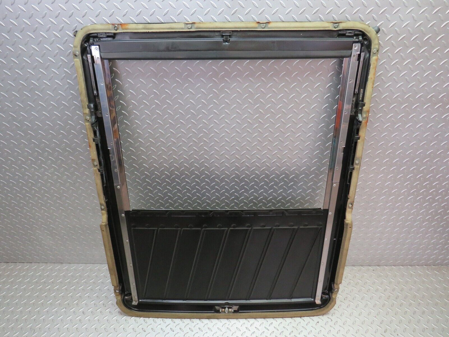 34216 Mercedes-Benz W124 260E Power Sunroof Frame 1247820131 1247820231