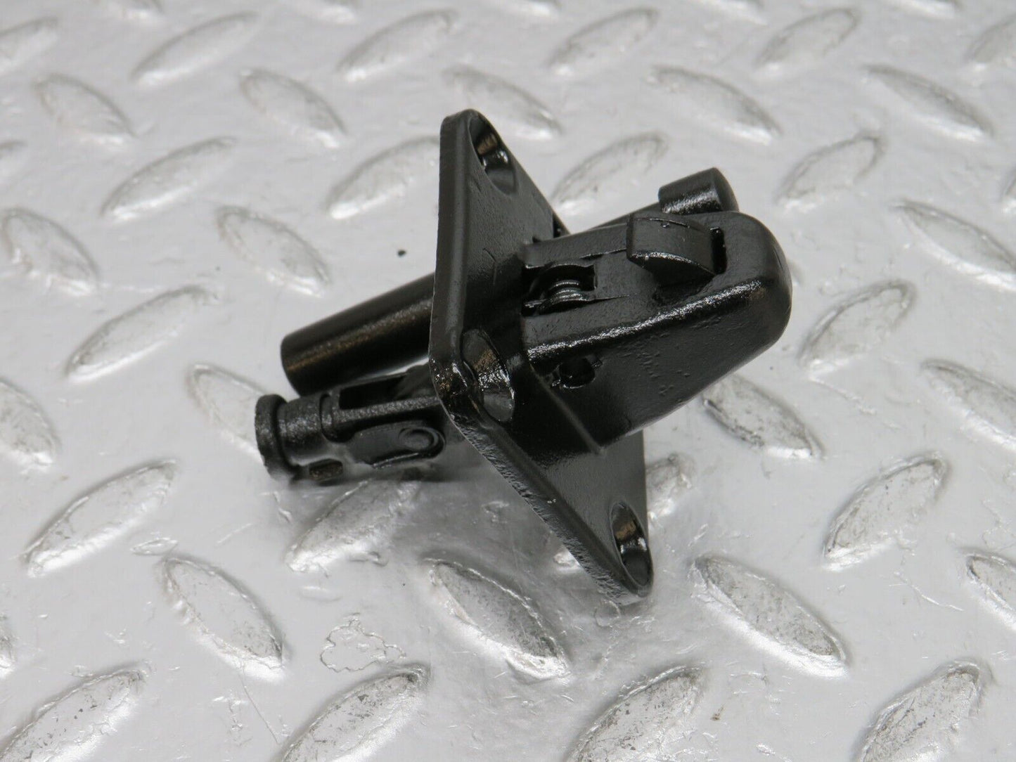 0774 Mercedes-Benz C107 350SLC Coupe Bonnet Lock Catch