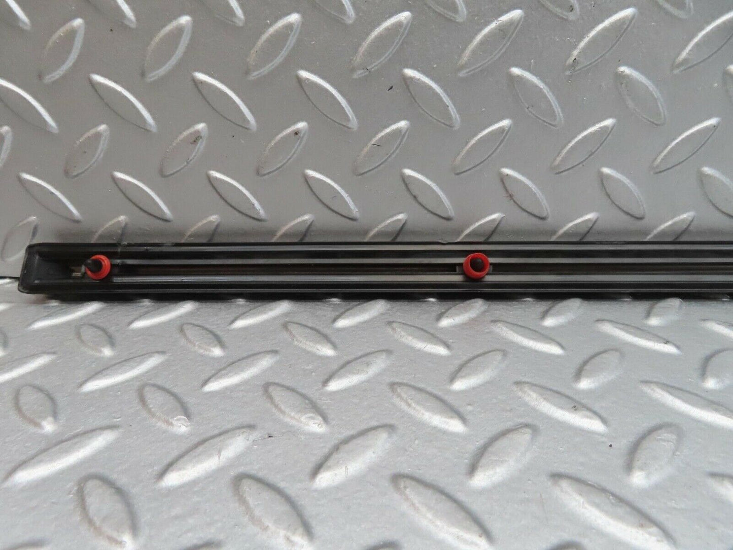 13444 Mercedes-Benz W123 200 Front Right Door Centre Moulding Trim