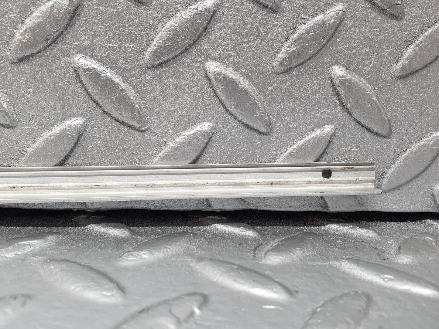 43962 Mercedes-Benz C123 230CE Coupe Sunroof Chrome Trim