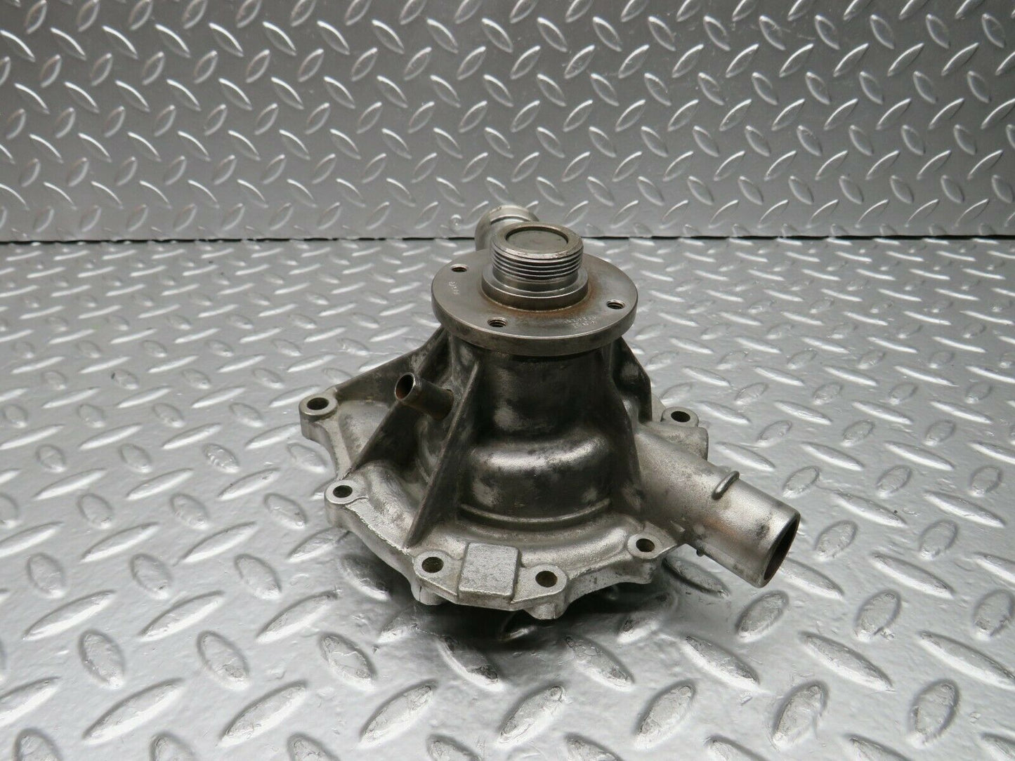 22444 Mercedes-Benz C124 E220 Coupe Water Pump