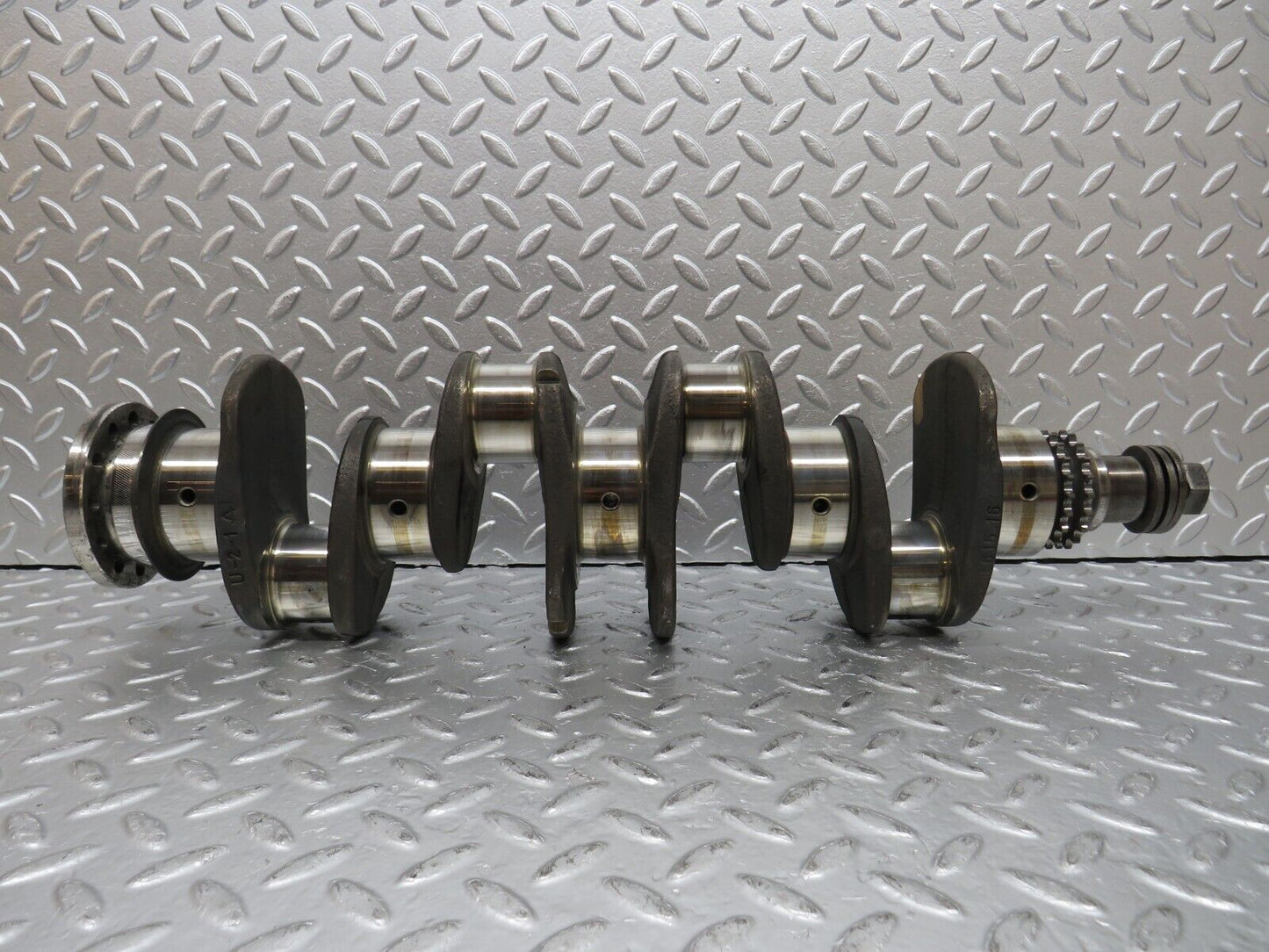 31137 Mercedes-Benz W123 200D Crankshaft 61516