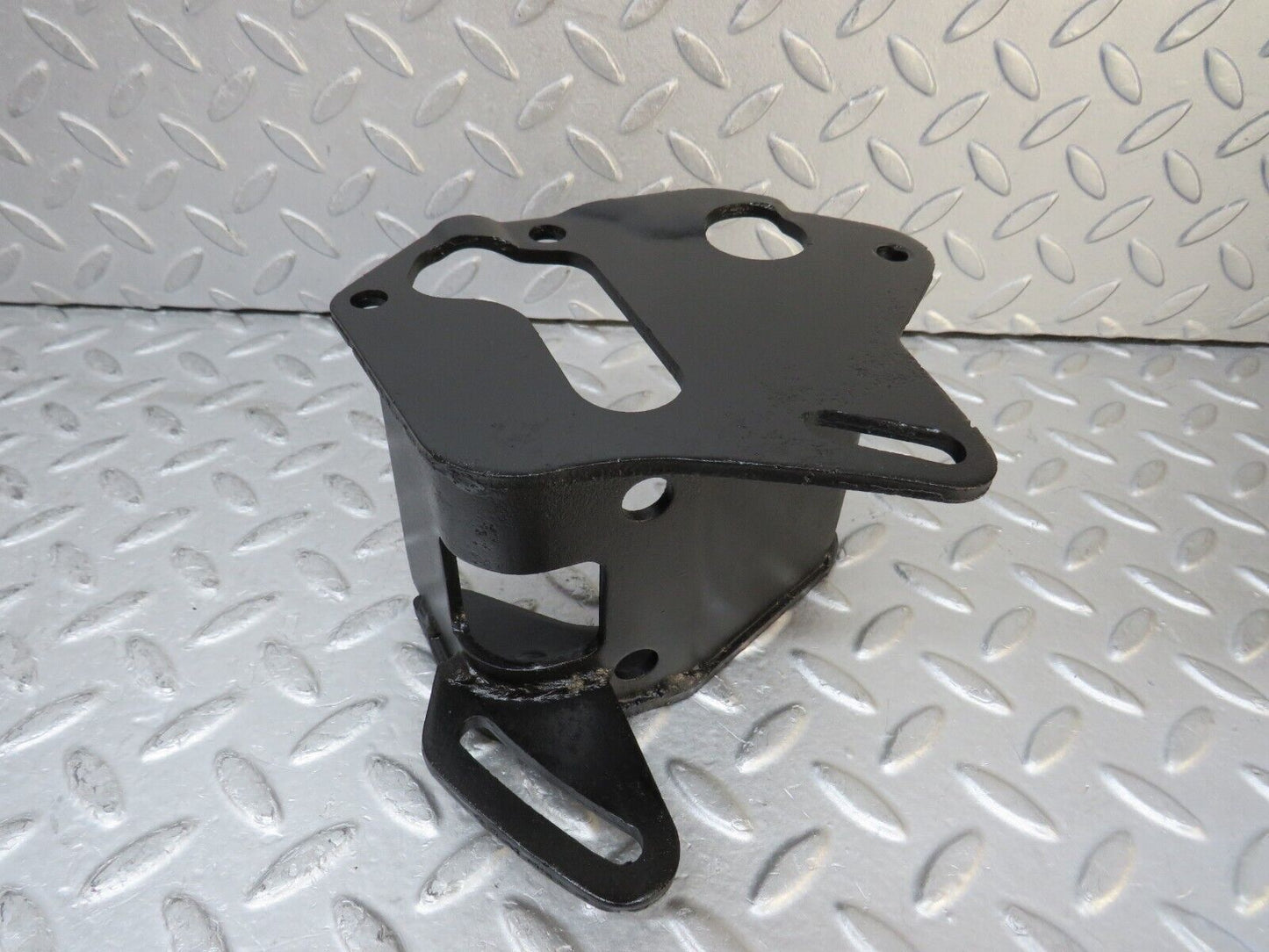 37657 Mercedes-Benz W109 300SEL Power Steering Pump Bracket