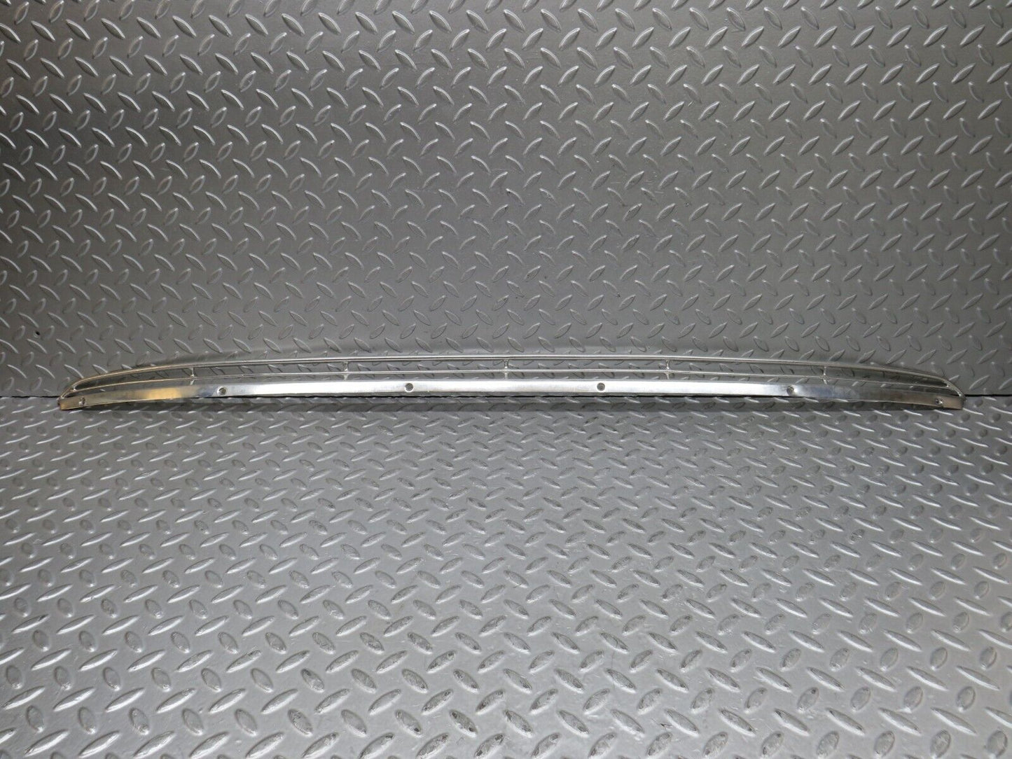 37373 Mercedes-Benz W109 300SEL Air Intake Chrome Grill