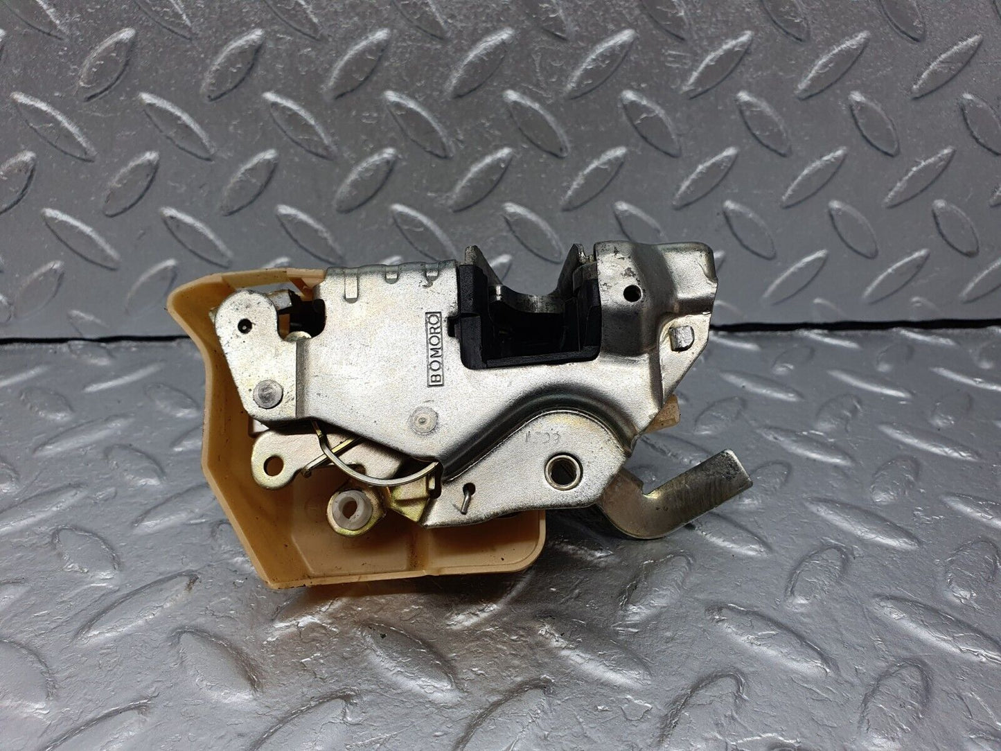 41501 Mercedes-Benz W124 200E Rear Right Door Lock Mechanism