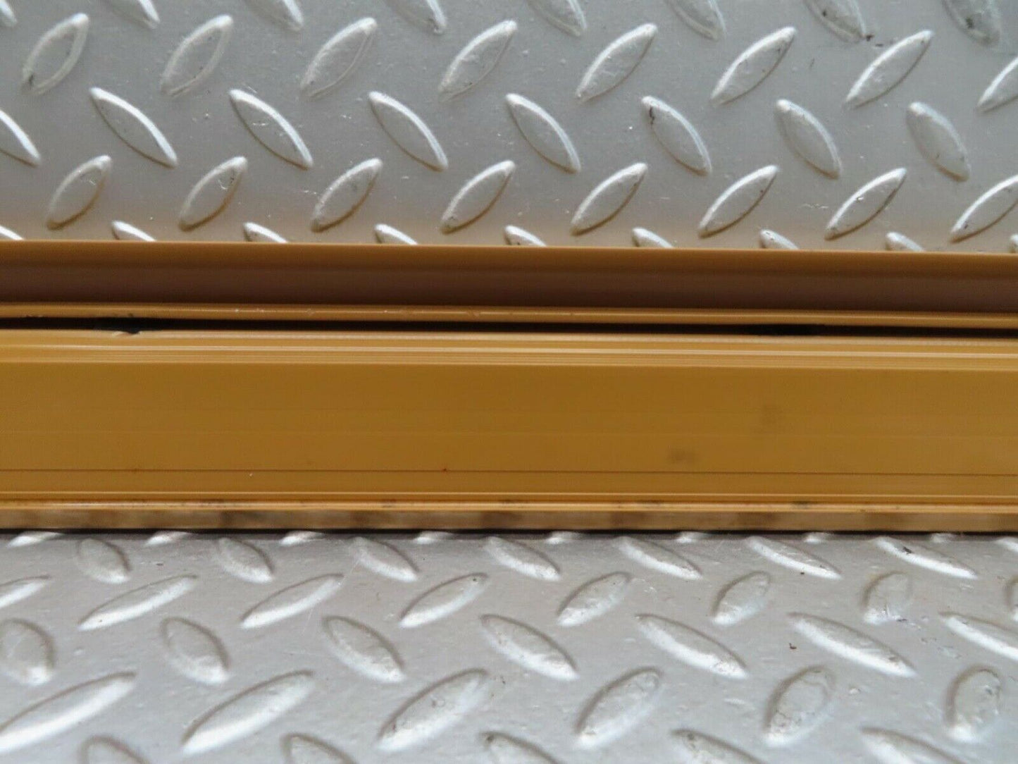 15853 Mercedes-Benz W123 280E Front Right Door Sill Trim Beige