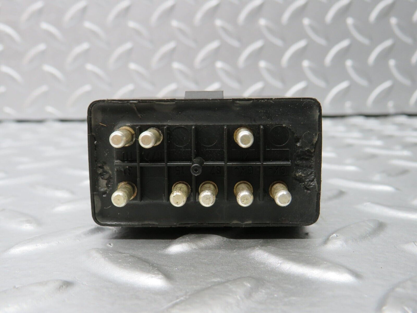 31235 Mercedes-Benz S124 220TE Wagon Fuel Pump Relay 0035455305