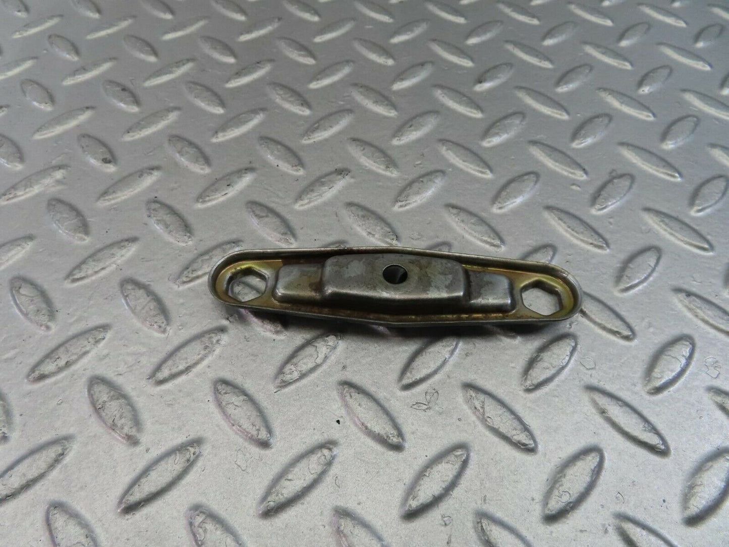 10082 Mercedes-Benz C123 230CE Coupe Fuel Injector Nozzle Clamp Bracket