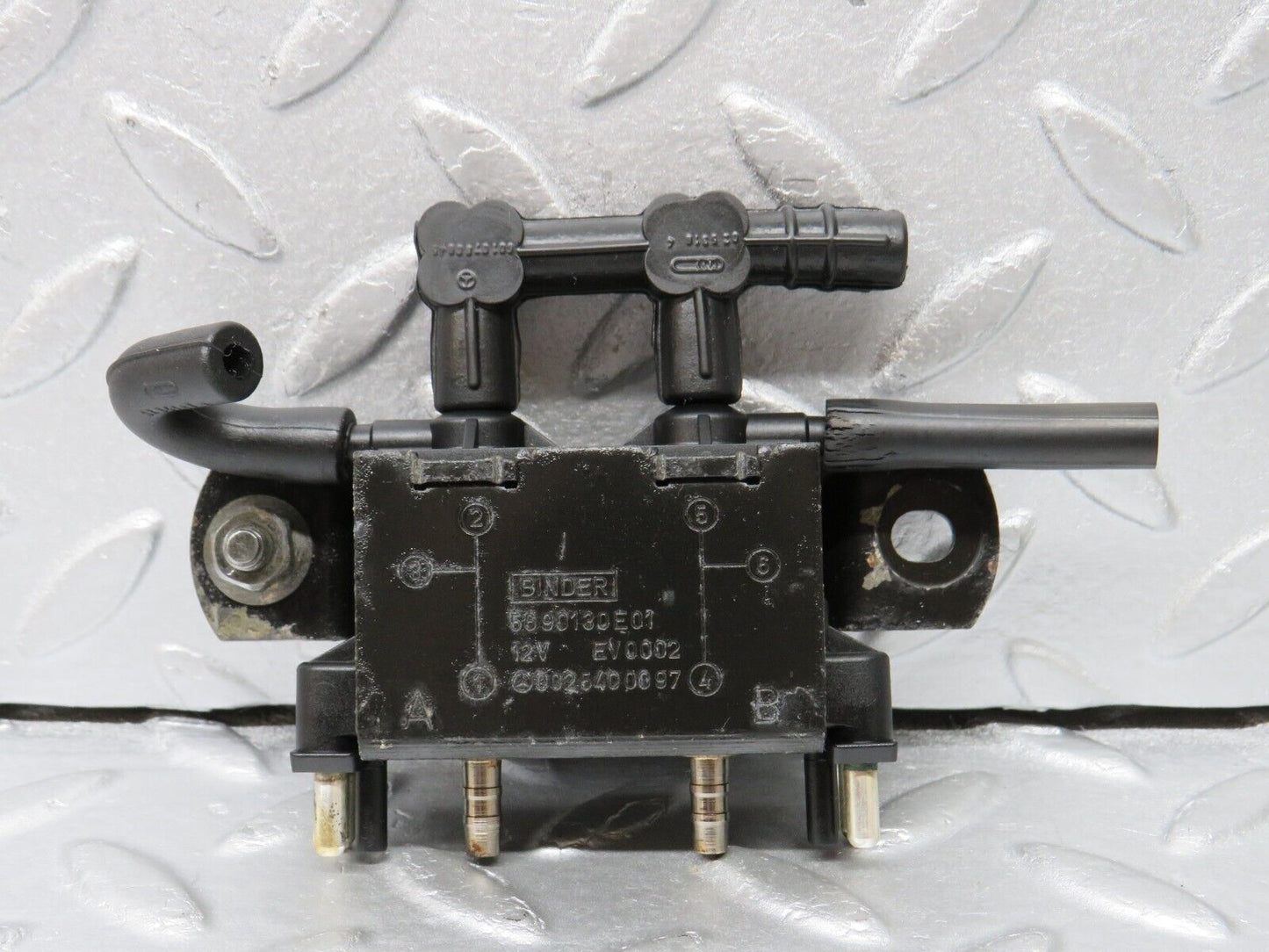 38325 Mercedes-Benz R129 280SL Coupe Solenoid Vacuum Valve 0025400097