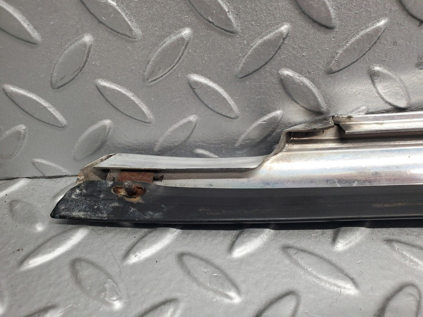 46430 Mercedes-Benz C123 280CE Coupe Right Door Chrome Moulding Trim