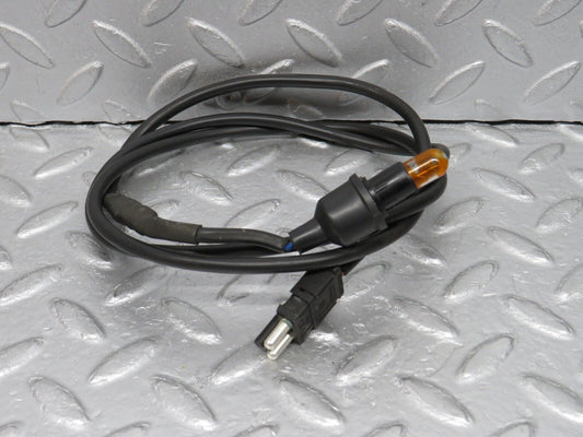 38031 Mercedes-Benz A124 320E Cabriolet Front Wing Indicator Wire