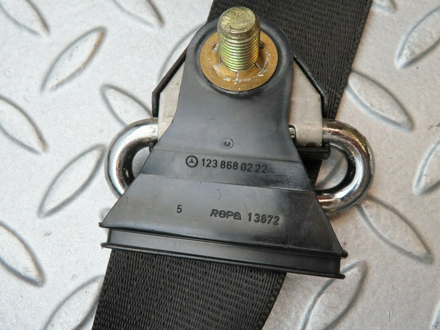 3903 Mercedes-Benz S123 200T Wagon Front Left Seat Belt 1238604186