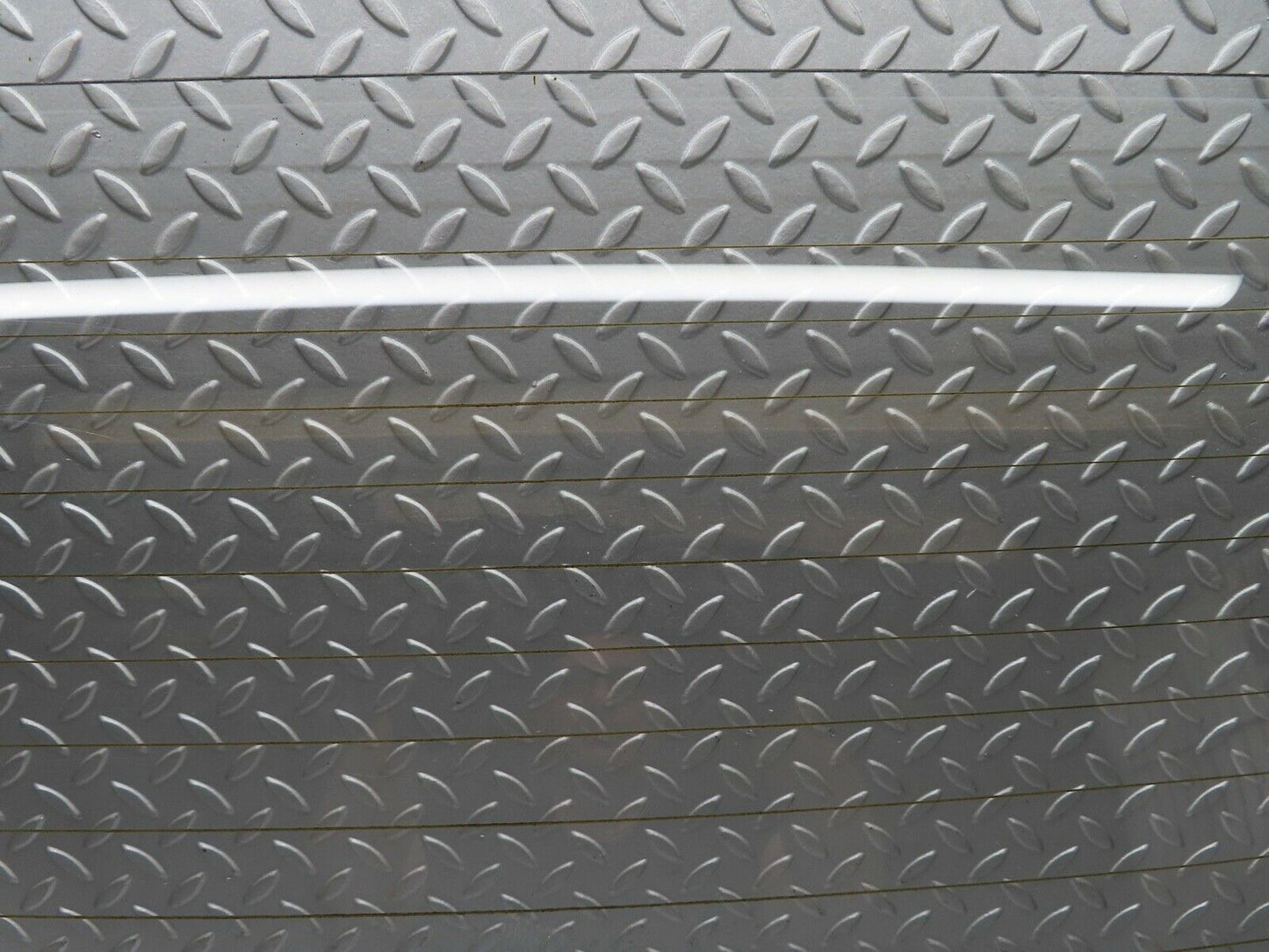 19203 Mercedes-Benz W123 300D Rear Heated Windscreen Glass