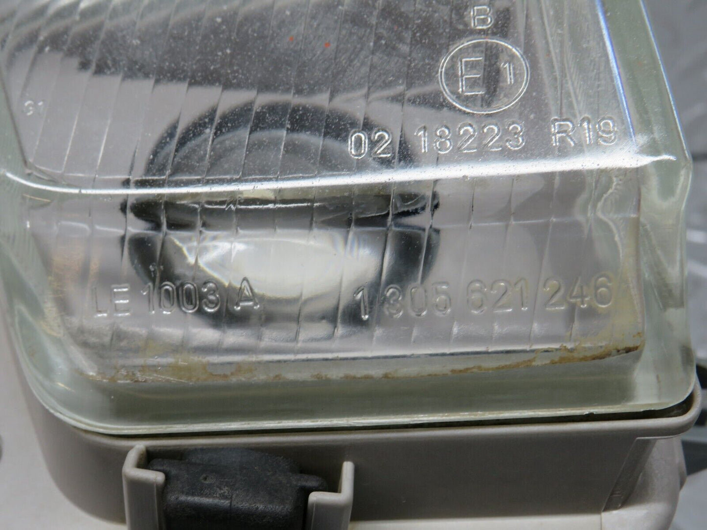 38464 Mercedes-Benz R129 280SL Coupe Front Right Fog Light Bosch 0305120002 1298200256 1305621246