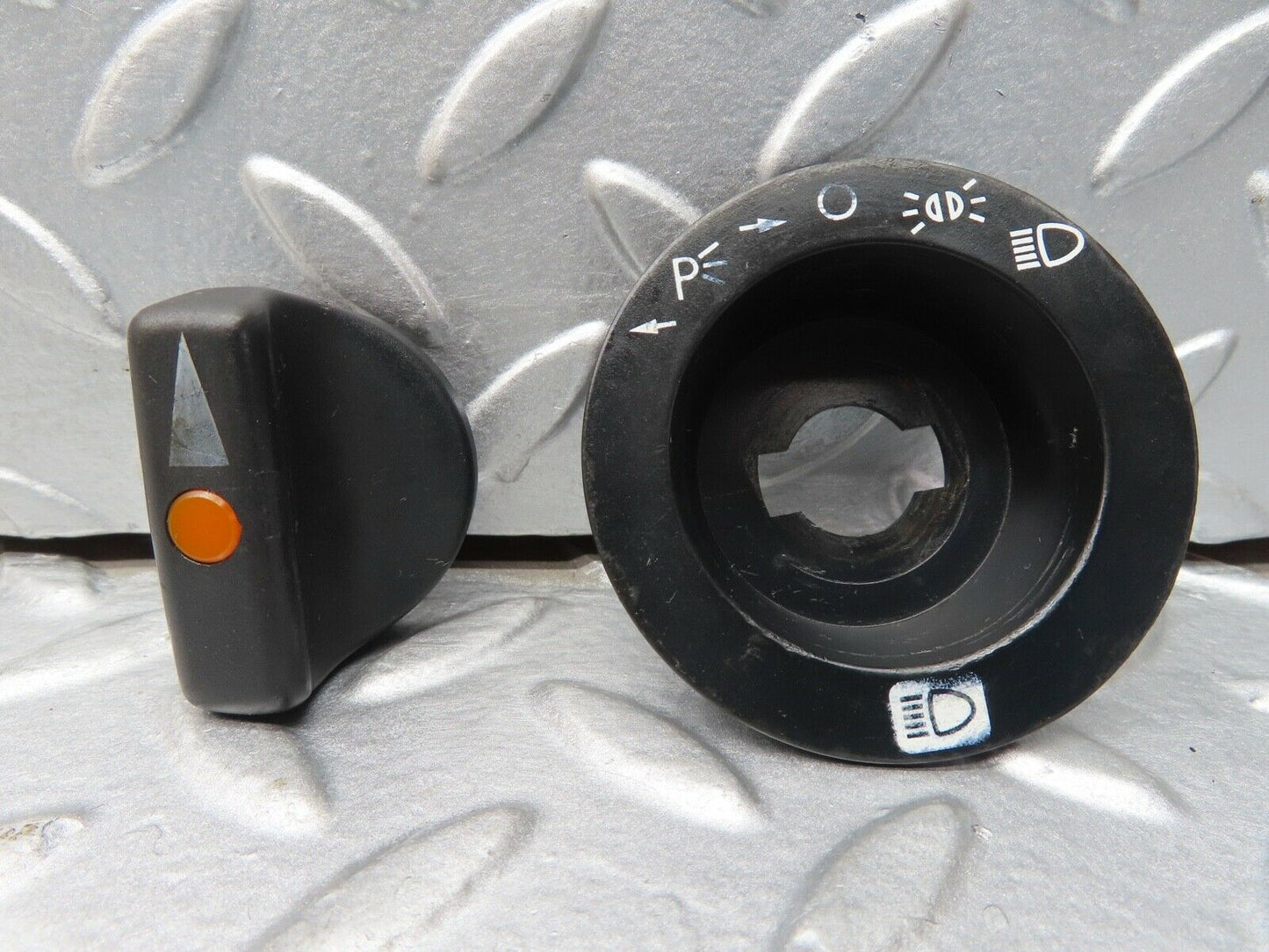 17004 Mercedes-Benz C123 280CE Coupe Headlight Switch Knob 1075450530