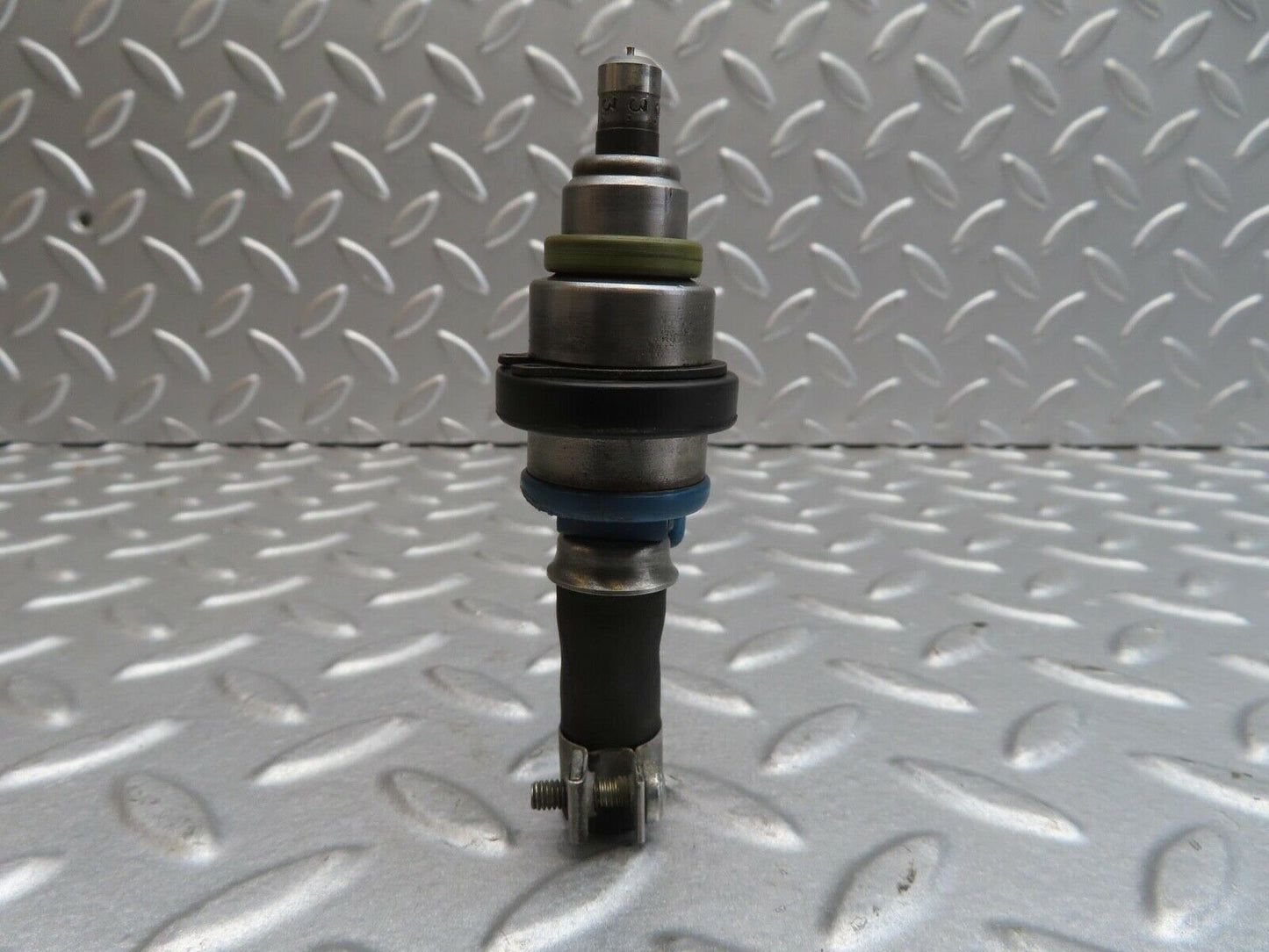 13753 Mercedes-Benz R107 450SL  Fuel Injector Bosch 0280150036