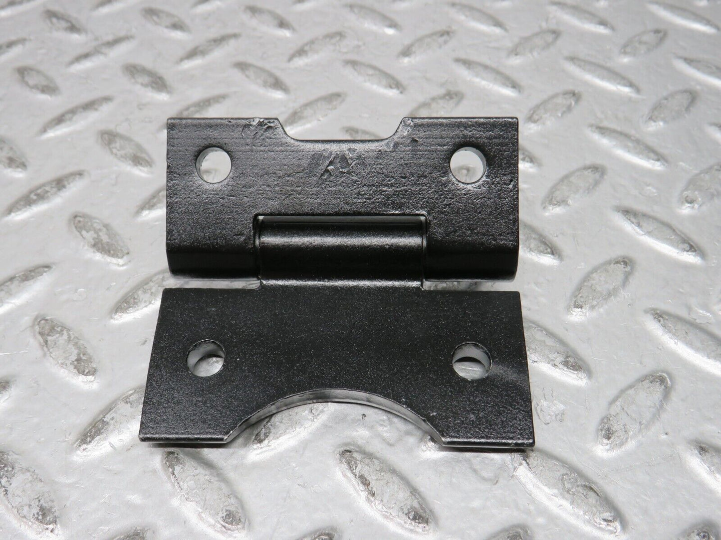 28852 Mercedes-Benz W123 230E Door Hinge  1237200037
