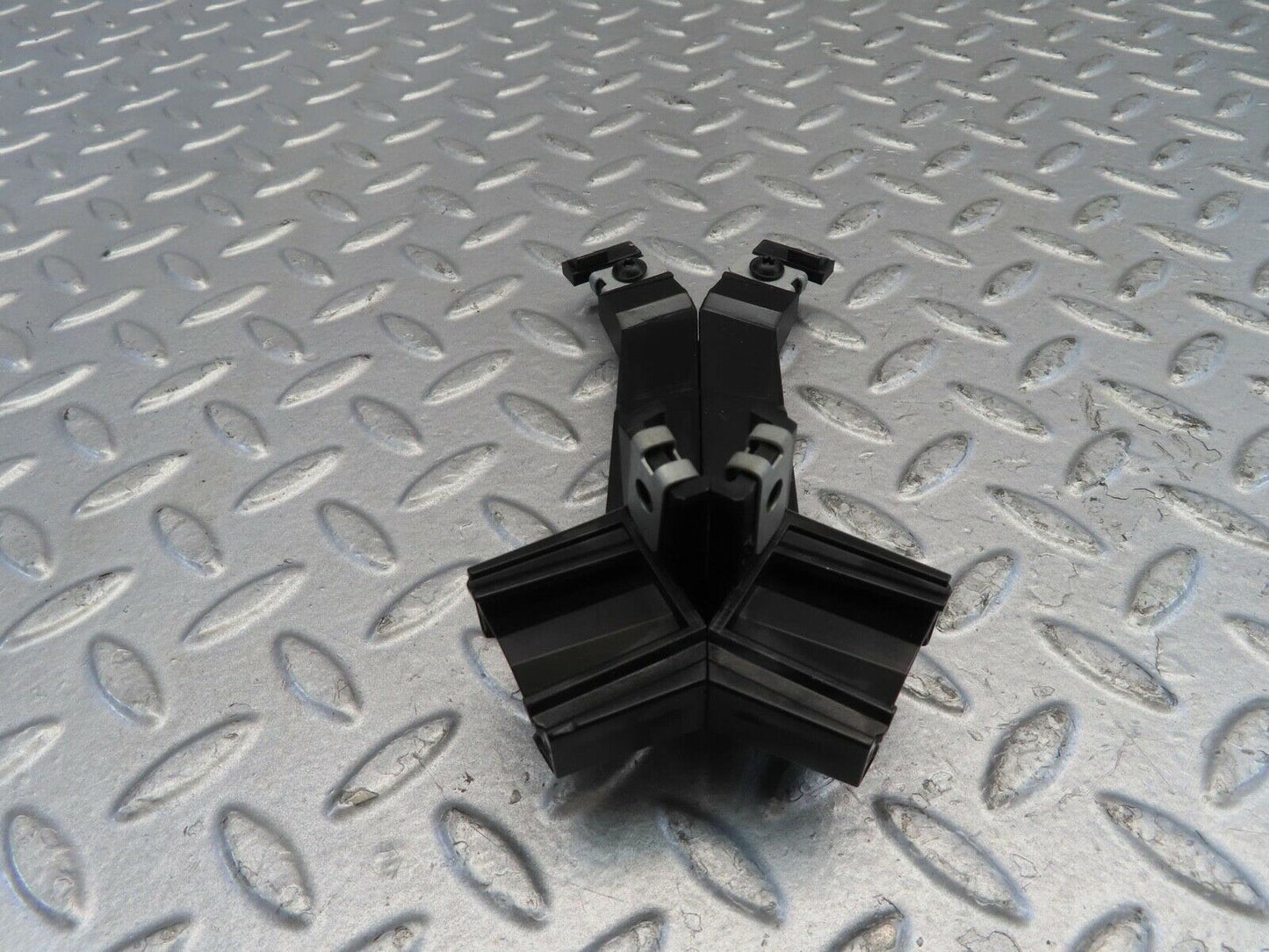 11237 Mercedes-Benz W221 S320 Dashboard Centre Holder