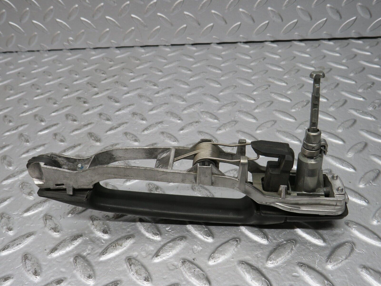 31904 Mercedes-Benz W201 190LE Front Left Exterior Door Handle No Key