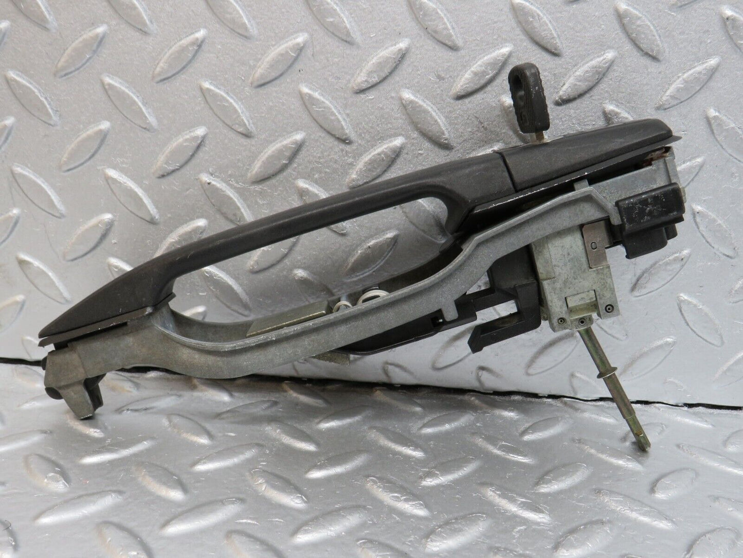 39771 Mercedes-Benz R129 320SL Coupe Right Door Exterior Handle With Key