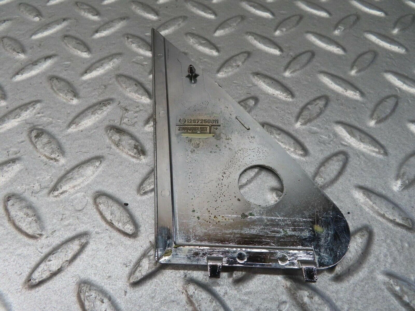 13619 Mercedes-Benz W123 200 Mirror Triangle Cover Right Side 1237250811
