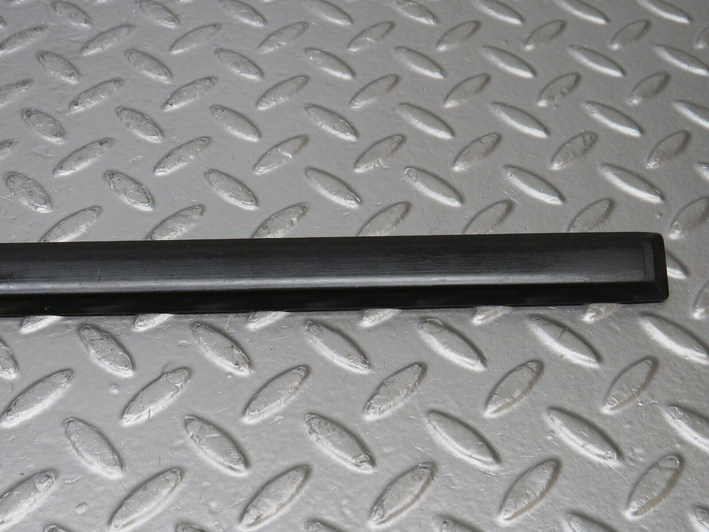 33847 Mercedes-Benz W201 190E 2.0L Rear Right Door Centre Moulding Trim