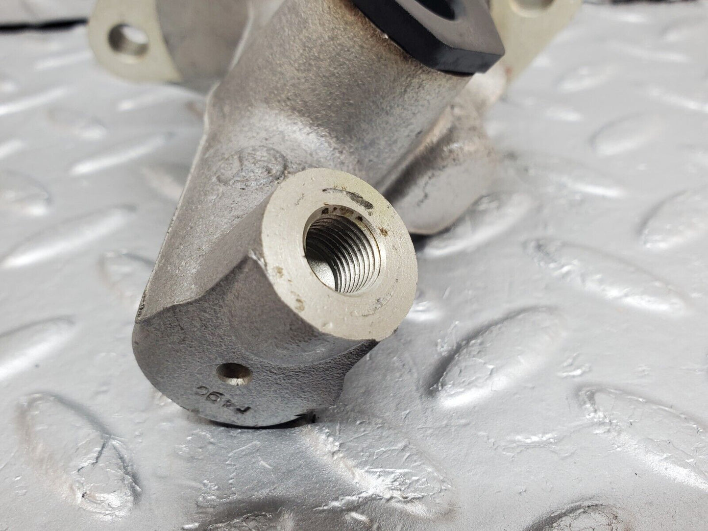 44674 Mercedes-Benz W124 220E Brake Master Cylinder