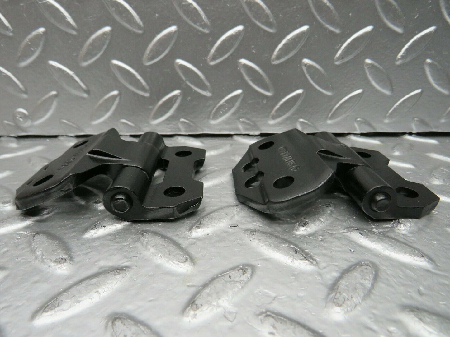 22566 Mercedes-Benz C124 E220 Coupe Door Hinge Left Pair