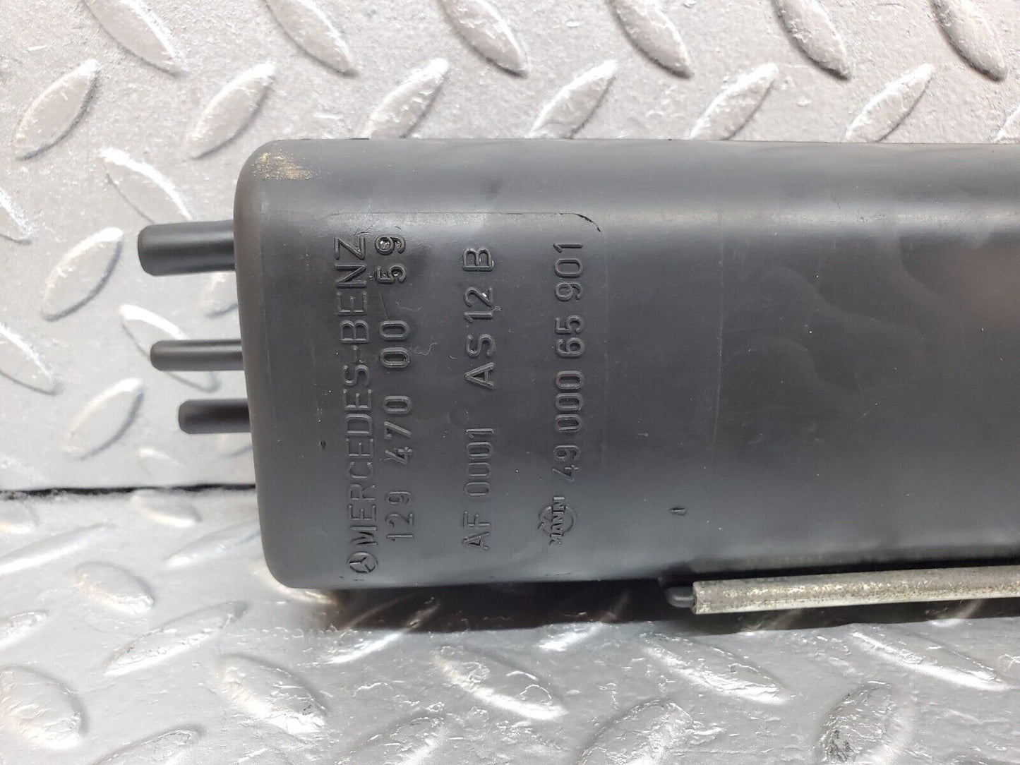 45193 Mercedes-Benz R129 300SL Coupe Fuel Vapor Charcoal Canister 1294700059