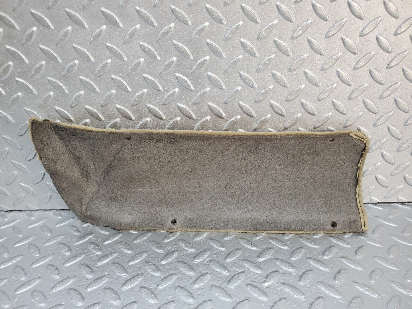 45696 Mercedes-Benz W126 420SE Front Right Door Sill Carpet Beige